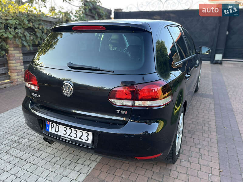 Хетчбек Volkswagen Golf 2010 в Луцьку