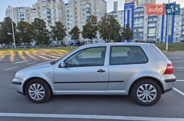 Хетчбек Volkswagen Golf 2003 в Чернігові
