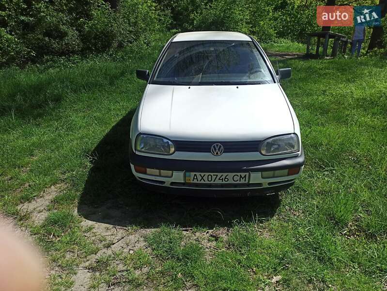 Хетчбек Volkswagen Golf 1997 в Люботині фото 2 Хетчбек Volkswagen Golf 1997 в Люботині