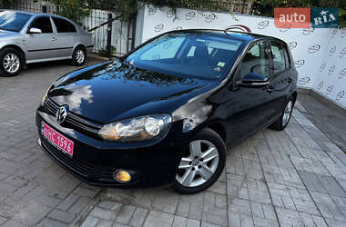 Хетчбек Volkswagen Golf 2010 в Дніпрі