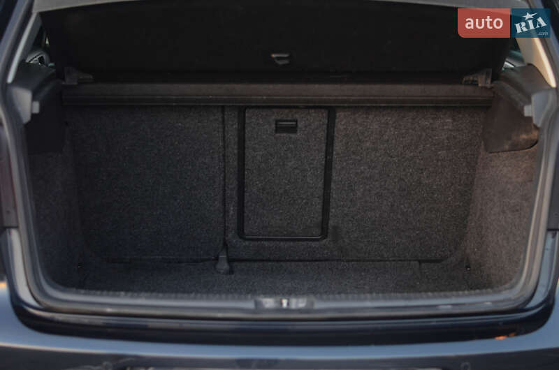 Хэтчбек Volkswagen Golf 2011 в Черновцах