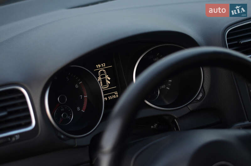 Хэтчбек Volkswagen Golf 2011 в Черновцах