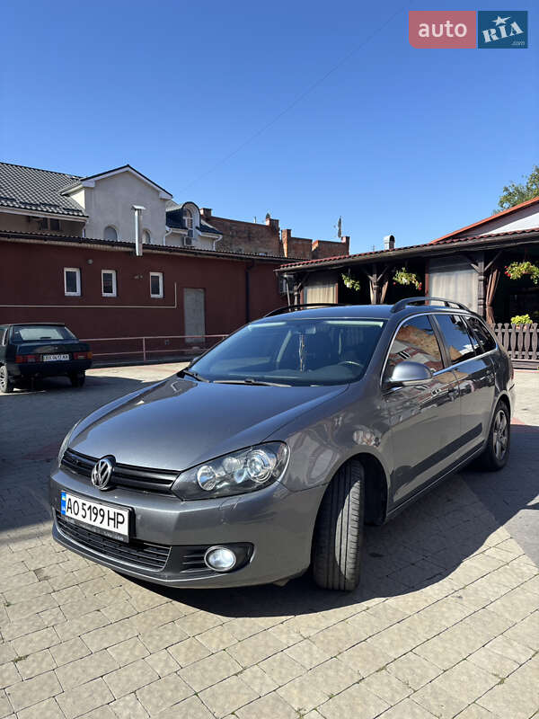 Універсал Volkswagen Golf 2010 в Ужгороді