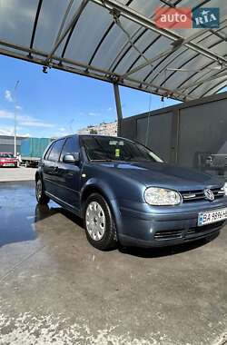 Хэтчбек Volkswagen Golf 2003 в Александрие