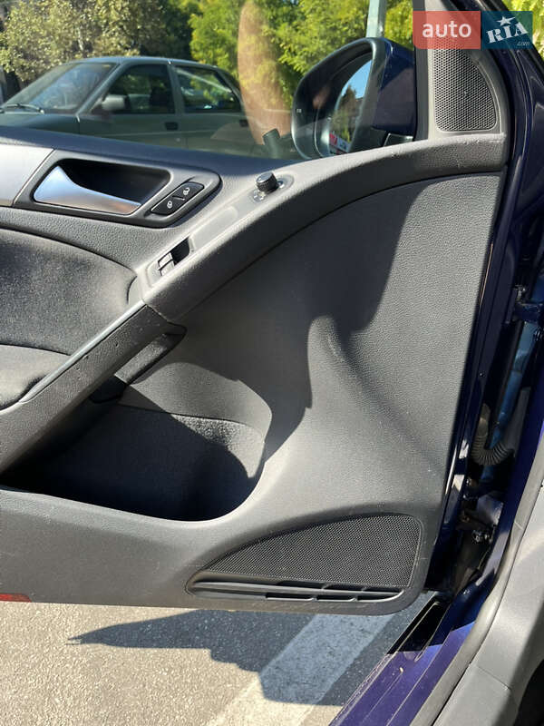 Хэтчбек Volkswagen Golf 2011 в Одессе