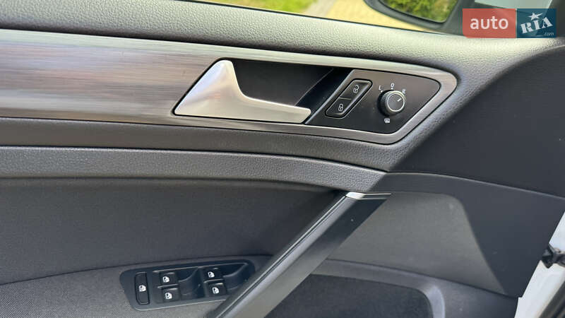 Универсал Volkswagen Golf 2020 в Калуше