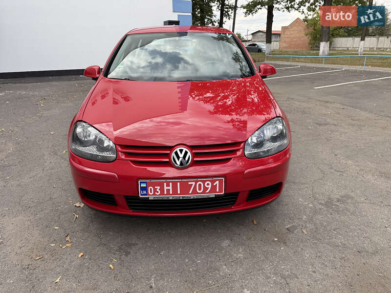 Хэтчбек Volkswagen Golf 2005 в Полтаве