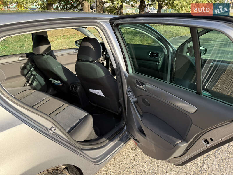 Хетчбек Volkswagen Golf 2012 в Вознесенську