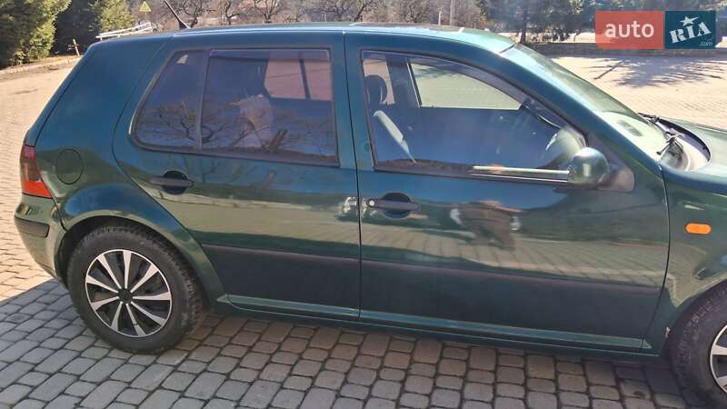 Хэтчбек Volkswagen Golf 1999 в Стрые