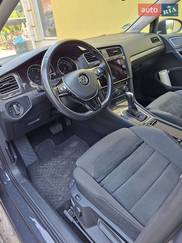 Універсал Volkswagen Golf 2019 в Києві