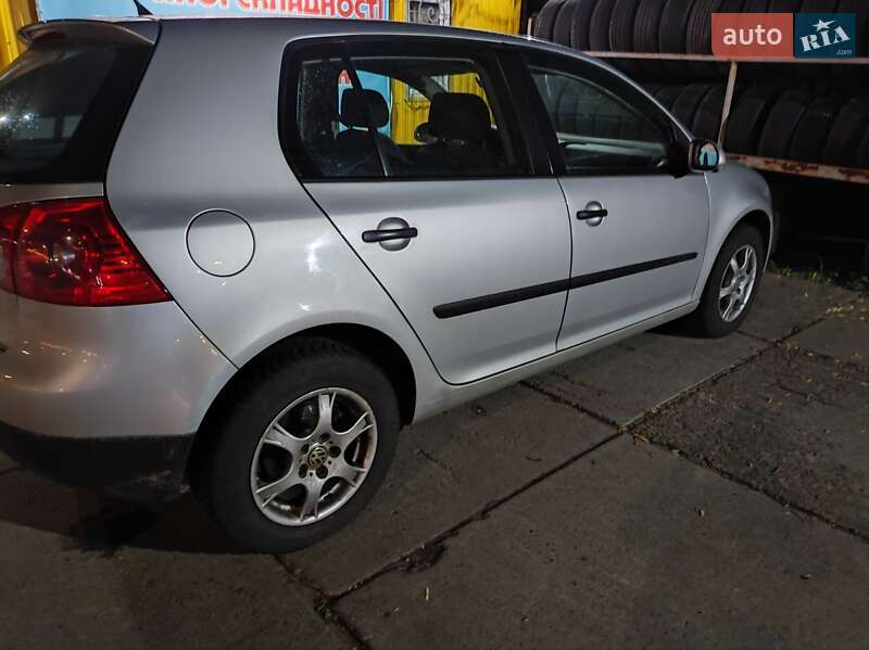 Хэтчбек Volkswagen Golf 2005 в Киеве фото 2 Хэтчбек Volkswagen Golf 2005 в Киеве