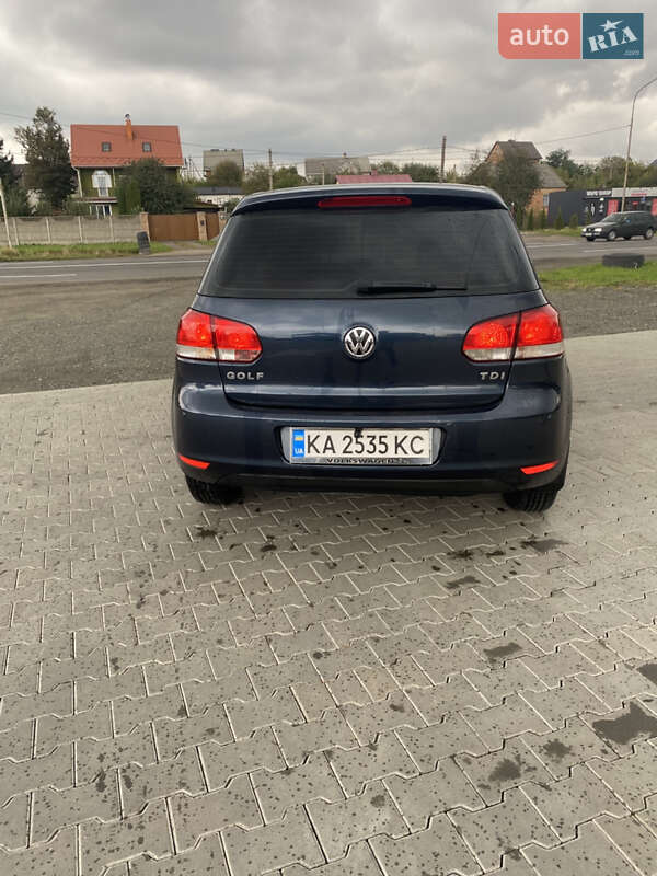 Хэтчбек Volkswagen Golf 2010 в Луцке
