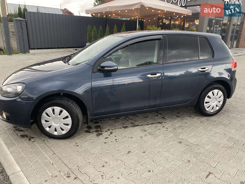 Хэтчбек Volkswagen Golf 2010 в Луцке