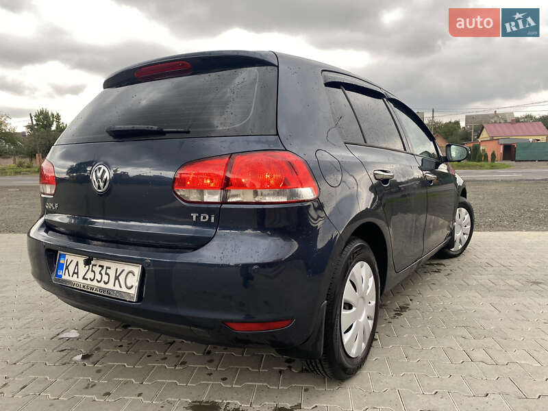 Хэтчбек Volkswagen Golf 2010 в Луцке