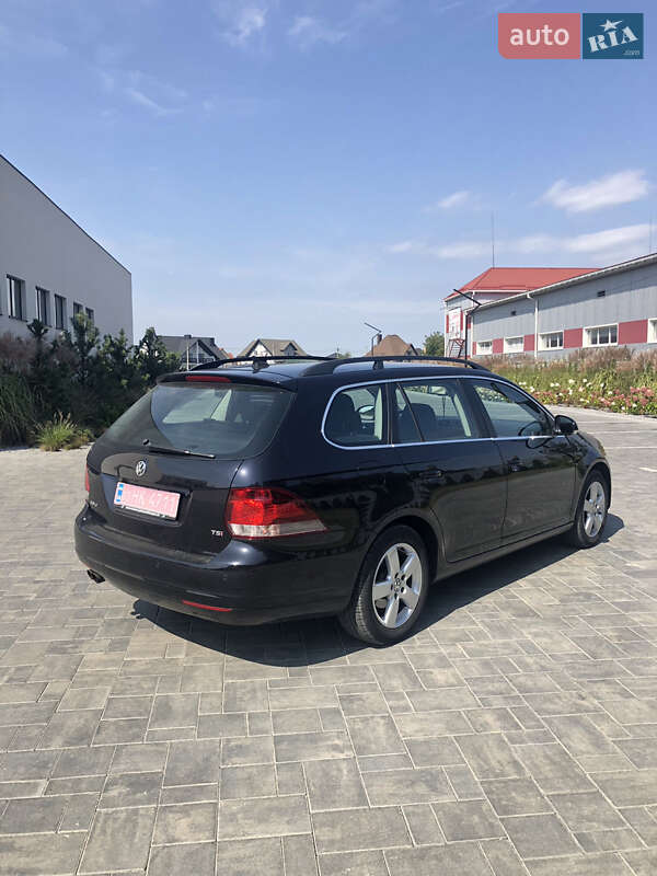 Универсал Volkswagen Golf 2010 в Луцке