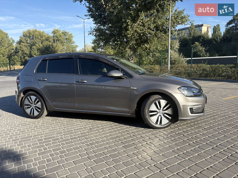 Хэтчбек Volkswagen Golf 2015 в Каменском