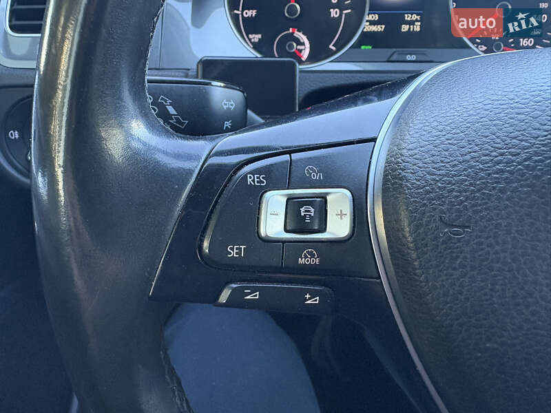 Хэтчбек Volkswagen Golf 2015 в Каменском