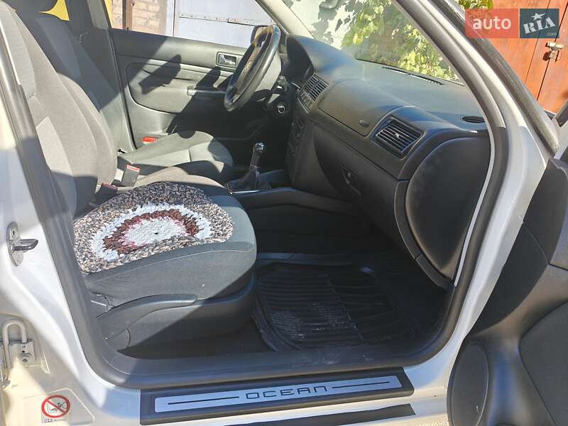 Универсал Volkswagen Golf 2004 в Умани фото 12 Универсал Volkswagen Golf 2004 в Умани