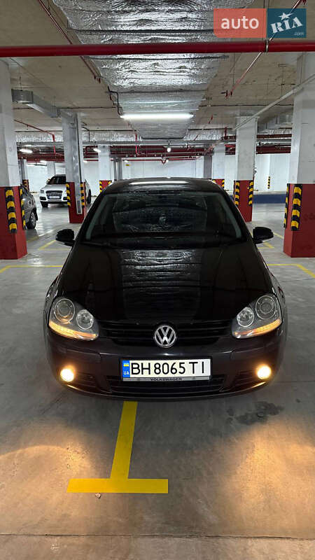 Хэтчбек Volkswagen Golf 2004 в Одессе фото 2 Хэтчбек Volkswagen Golf 2004 в Одессе