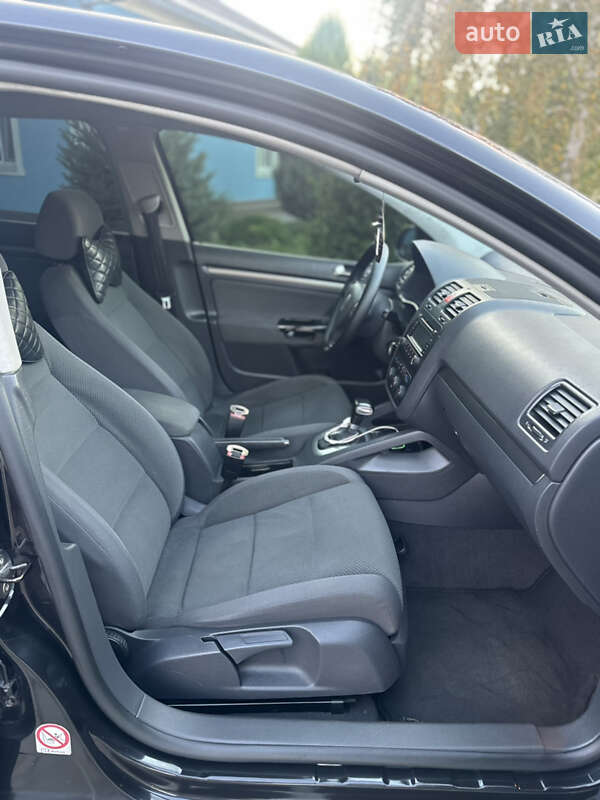 Хэтчбек Volkswagen Golf 2004 в Одессе фото 20 Хэтчбек Volkswagen Golf 2004 в Одессе