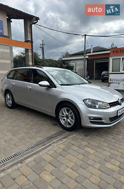 Универсал Volkswagen Golf 2014 в Сваляве