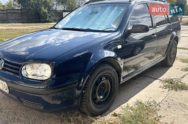 Универсал Volkswagen Golf 2002 в Измаиле