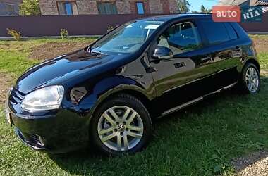 Хэтчбек Volkswagen Golf 2007 в Надворной