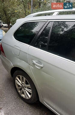 Универсал Volkswagen Golf 2011 в Киеве