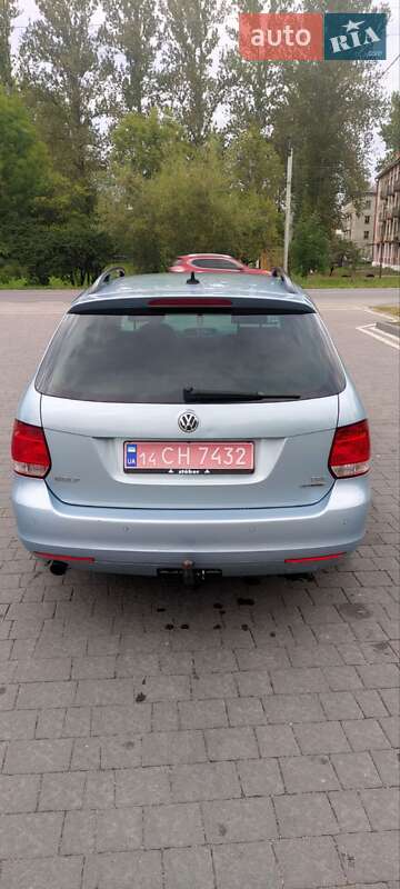 Универсал Volkswagen Golf 2010 в Надворной