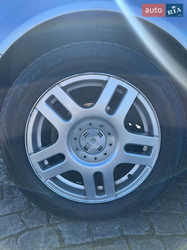 Хетчбек Volkswagen Golf 2000 в Жовкві