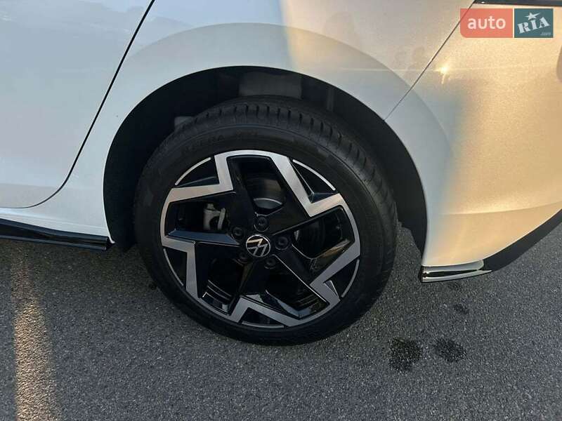 Хетчбек Volkswagen Golf 2024 в Івано-Франківську