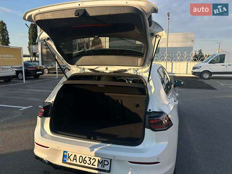 Хетчбек Volkswagen Golf 2024 в Івано-Франківську