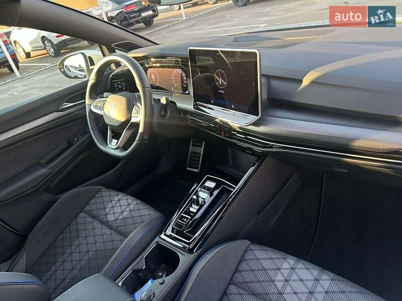 Хетчбек Volkswagen Golf 2024 в Івано-Франківську