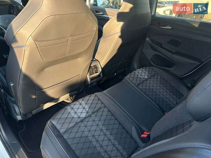 Хетчбек Volkswagen Golf 2024 в Івано-Франківську