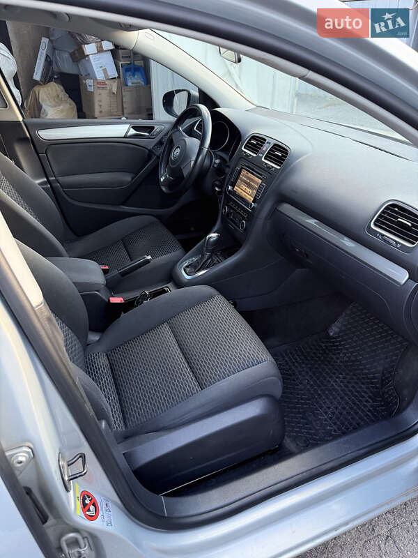 Хэтчбек Volkswagen Golf 2012 в Киеве