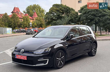 Хэтчбек Volkswagen Golf 2016 в Киеве