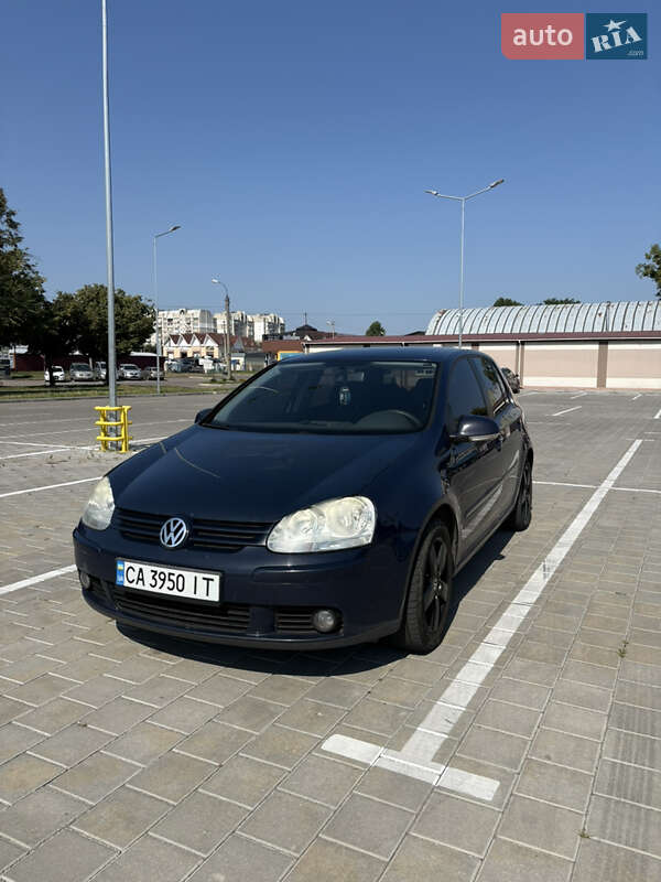 Хэтчбек Volkswagen Golf 2005 в Черкассах