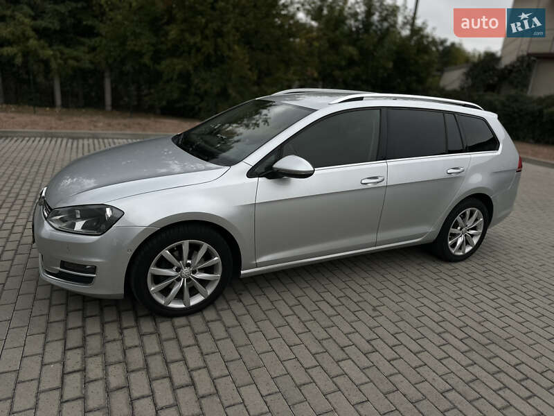 Універсал Volkswagen Golf 2014 в Житомирі