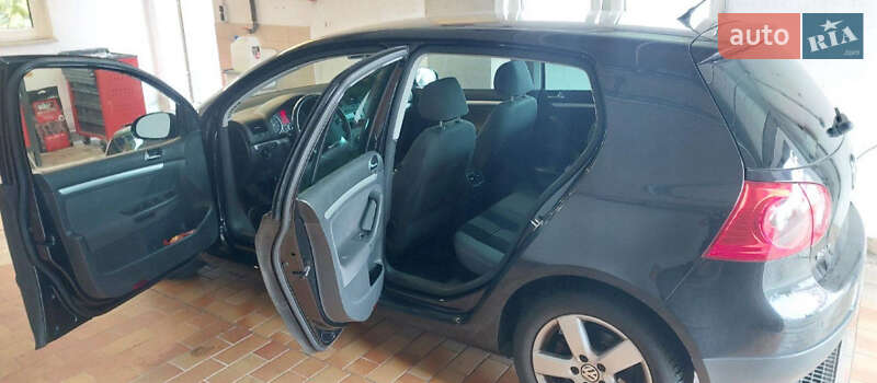 Хетчбек Volkswagen Golf 2009 в Луцьку