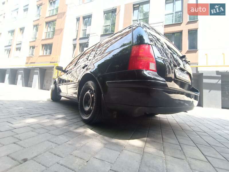 Універсал Volkswagen Golf 2002 в Вінниці