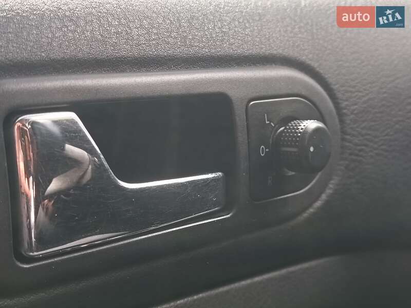 Універсал Volkswagen Golf 2002 в Вінниці