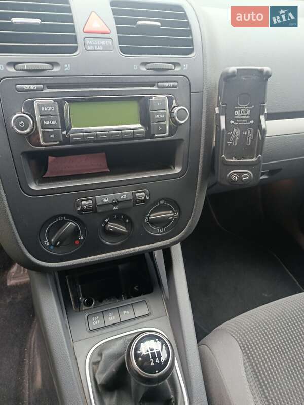 Універсал Volkswagen Golf 2009 в Конотопі