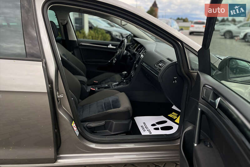 Хетчбек Volkswagen Golf 2014 в Мукачевому