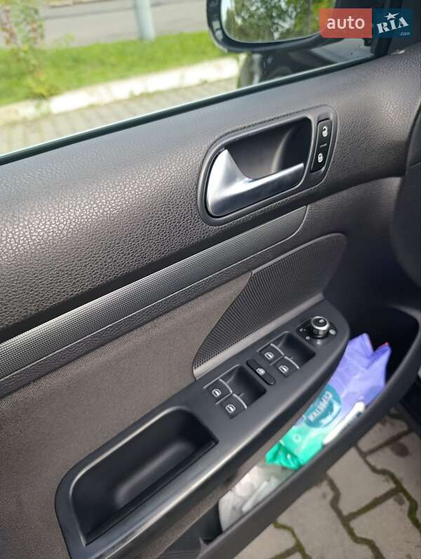 Универсал Volkswagen Golf 2012 в Киеве