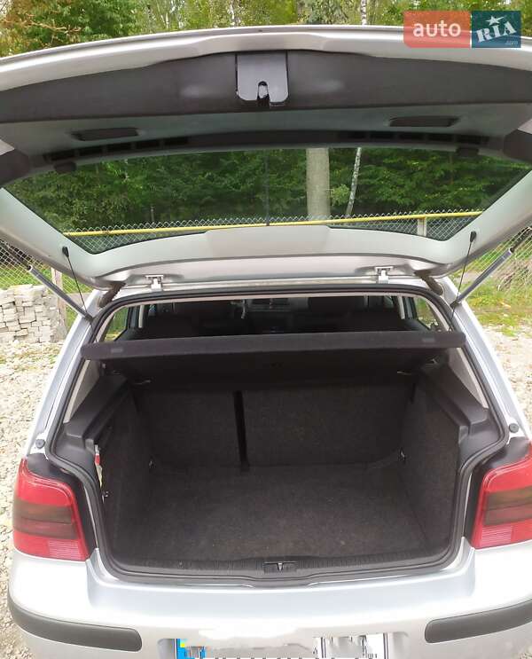 Хэтчбек Volkswagen Golf 2002 в Тернополе