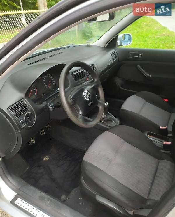 Хэтчбек Volkswagen Golf 2002 в Тернополе