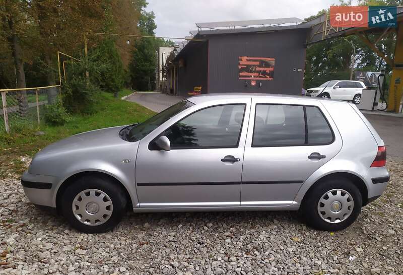 Хэтчбек Volkswagen Golf 2002 в Тернополе