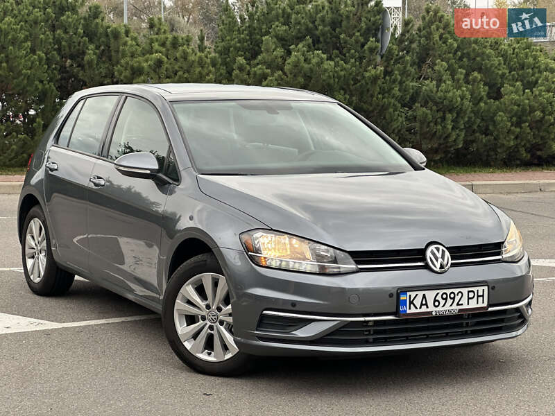 Volkswagen Golf 2021
