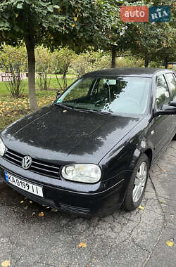 Хэтчбек Volkswagen Golf 2003 в Киеве