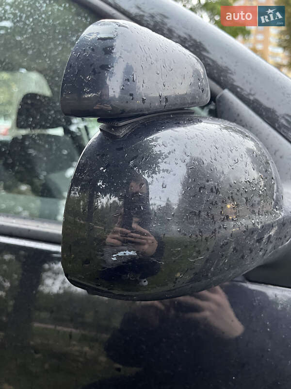 Хетчбек Volkswagen Golf 2003 в Києві